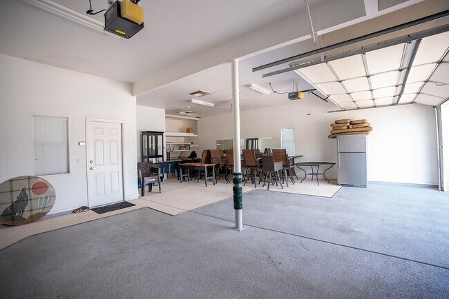 Building Photo - 2320 Snead Dr