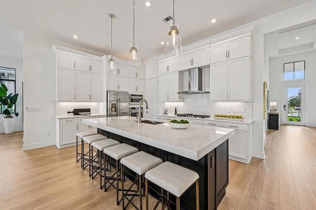 Building Photo - 13621 Le Christine Dr