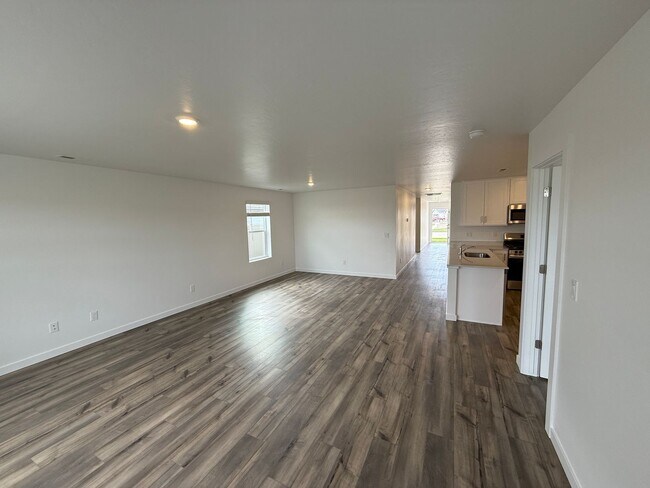 Building Photo - 8684 E Wishmore St