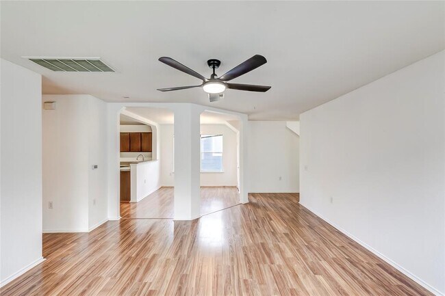 Building Photo - 1609 Anise Dr