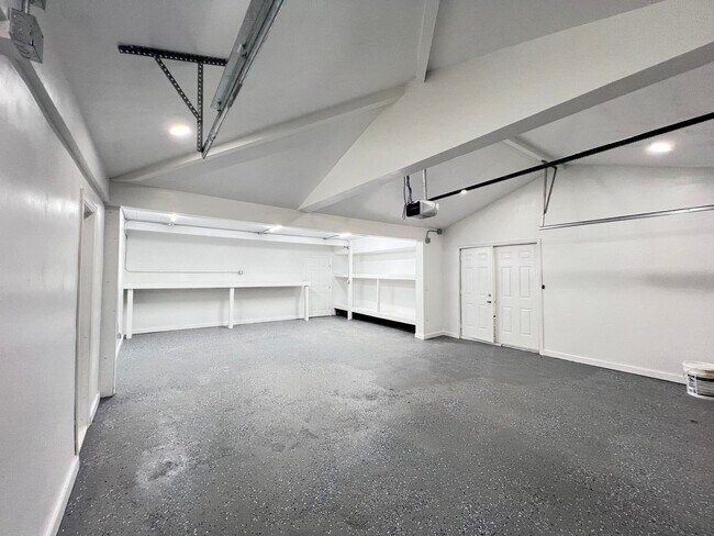 Building Photo - Shelmar Drive