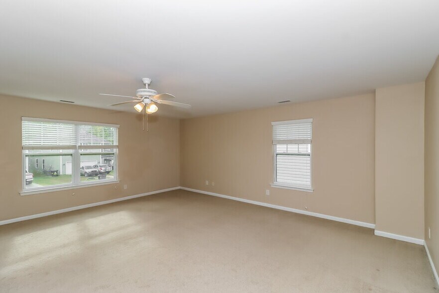 Building Photo - 6110 Colonial Garden Dr