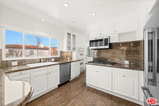 Building Photo - 500 Smithwood Dr