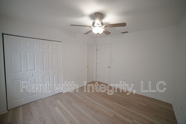 Building Photo - 1272 Cross Creek Cir