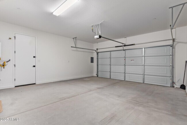 Building Photo - 21301 W Roanoke Ave