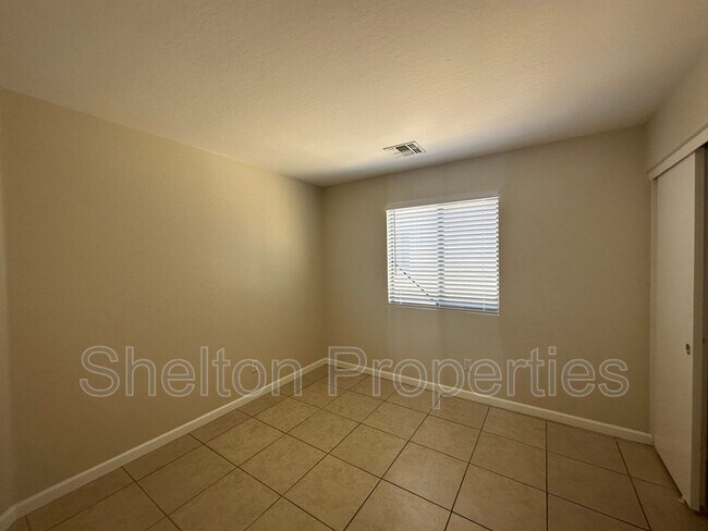 Building Photo - 14904 N 130th Ln