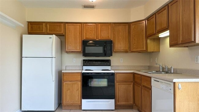Building Photo - 6944 Rosemont Dr