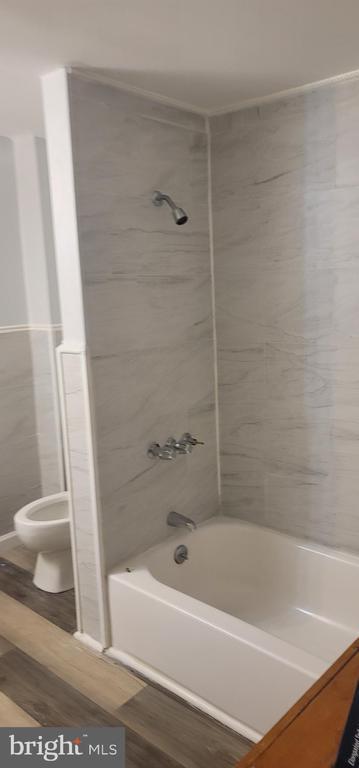 Building Photo - 229 N 9th St