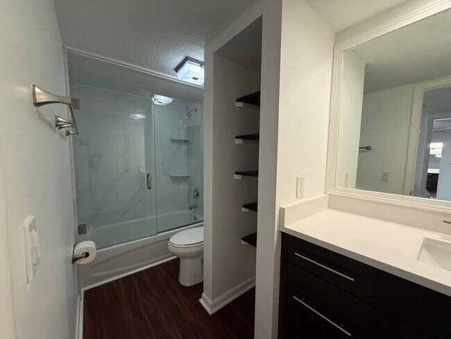 Building Photo - 2410 24th Ln