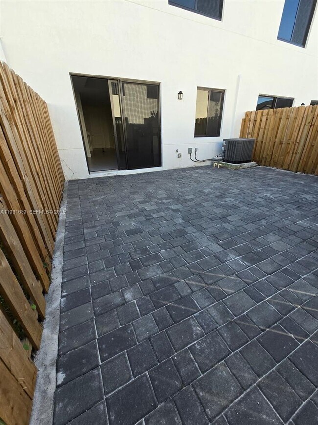 Building Photo - 34518 SW 190th Ave