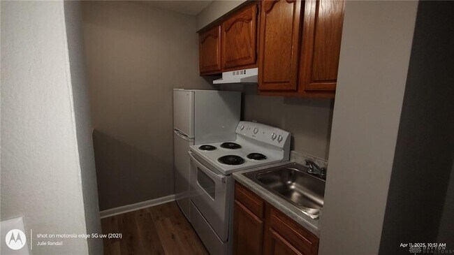 Building Photo - 4627 Far Hills Ave