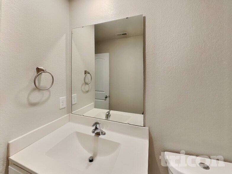 Building Photo - 232 Rustling Way