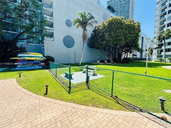 Building Photo - 3301 NE 5th Ave