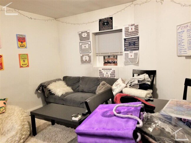 Building Photo - Renovated Unit in South End. New Kitchen A...