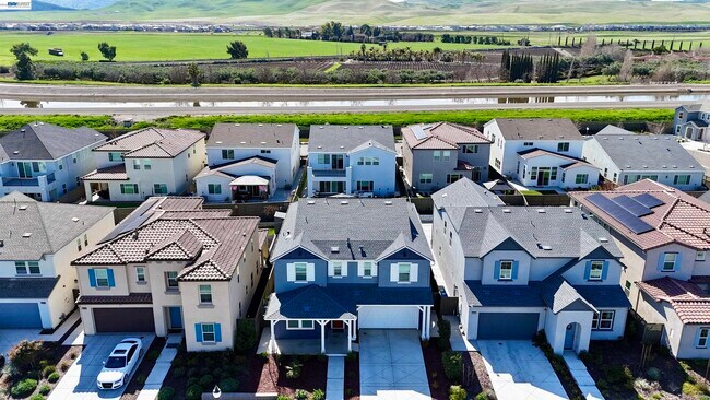 Building Photo - 3010 Rio Grande Dr