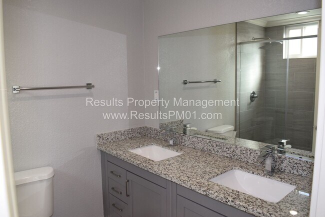 Building Photo - Lovely Upgraded Carmichael Home
