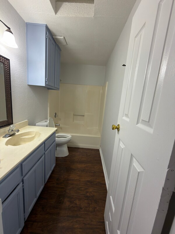 Building Photo - 1207 Charles Dr