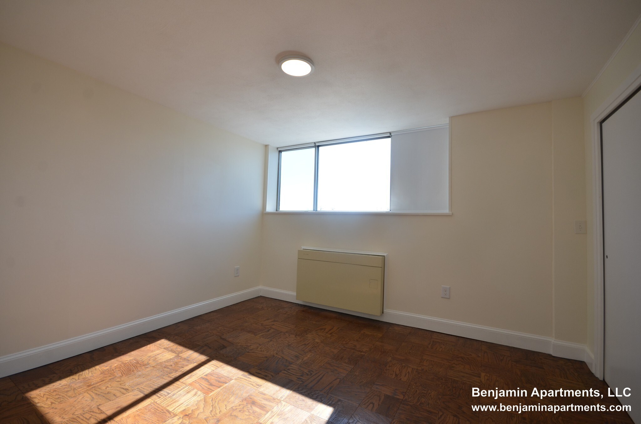 Building Photo - 77 Monmouth St