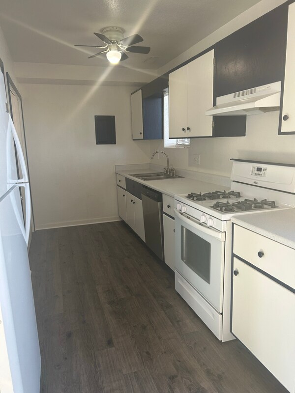 Building Photo - 2530 Taylor Ln