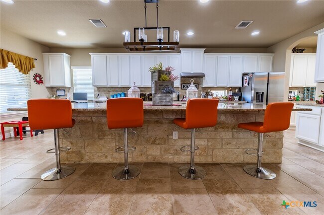 Building Photo - 1722 Village Springs