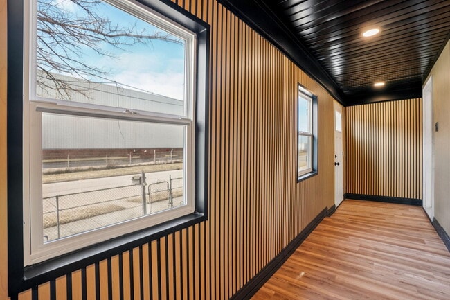 Building Photo - 5039 26th Ave