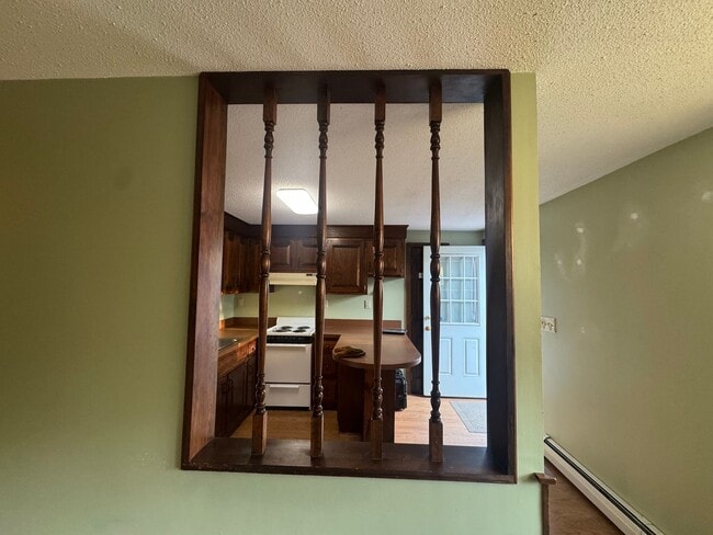 Building Photo - Cozy 2-Bedroom Second-Floor Home with Backyard & Deck