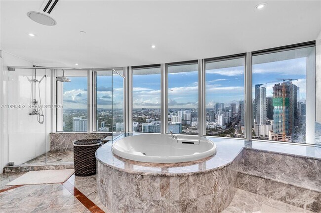 Building Photo - 1643 Brickell Ave