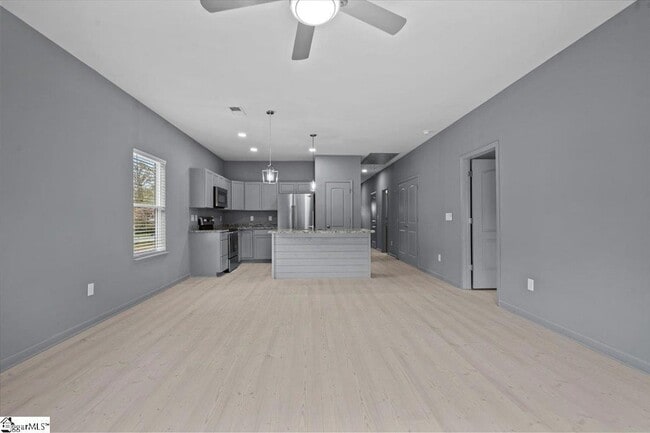 Building Photo - 404 Fairfield St