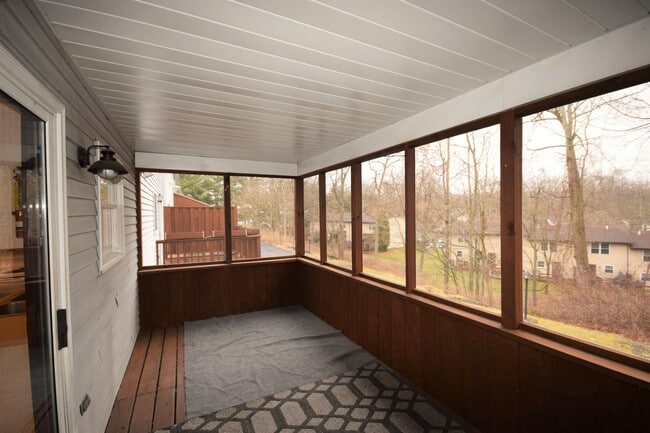 Building Photo - Brick Townhome in Park Forest!