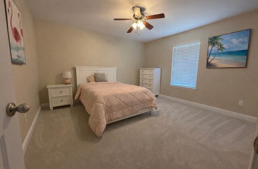 Building Photo - 211 Pinque Coat Ct