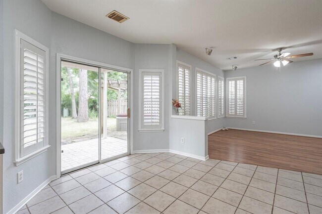 Building Photo - 203 W Sundance Cir