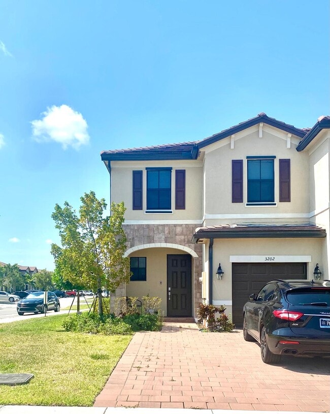 Building Photo - 3202 W 108th St