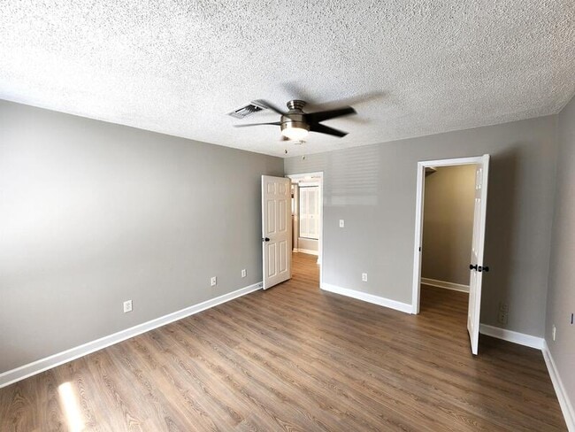 Building Photo - 1406 Wingate Way