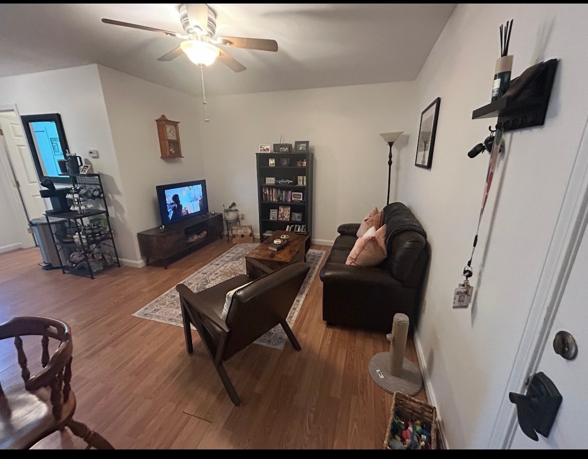 Building Photo - 52 Village Dr