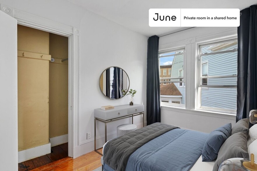 Primary Photo - Room in Shared 6 bed/2 bath home