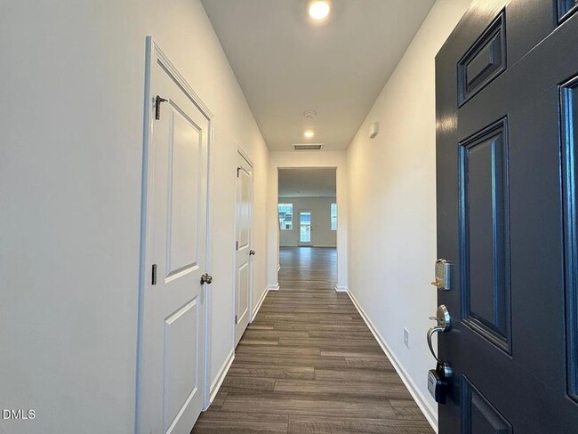 Building Photo - 209 Lily Patch Ln