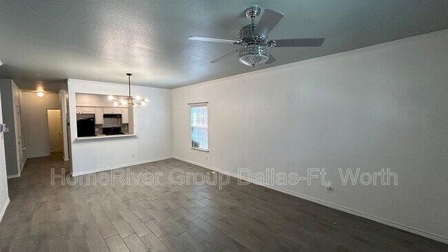 Building Photo - 4814 Spring Ave