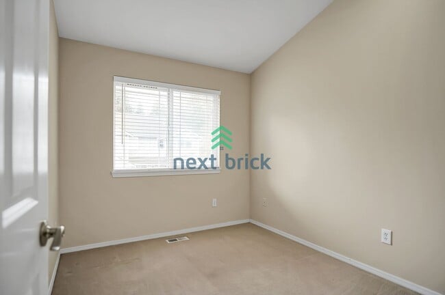 Building Photo - Townhome Available for Rent in Bothell!