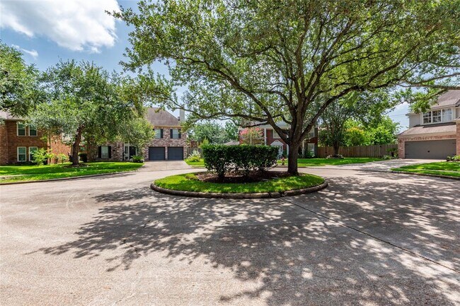 Building Photo - 2105 Spyglass Dr