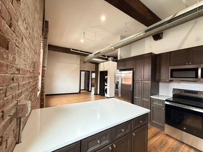 Building Photo - 2017 Chouteau Ave
