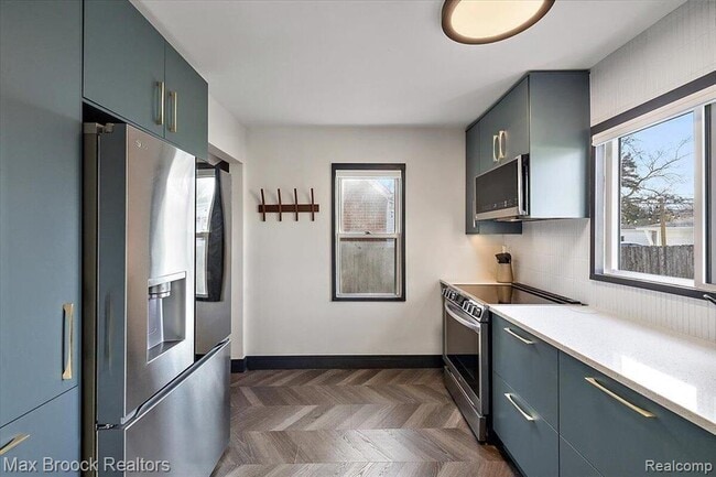 Building Photo - 3207 N Altadena Ave