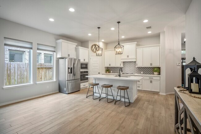 Building Photo - 334 Topper Pines Dr