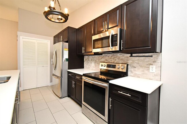 Building Photo - 1242 Ravida Woods Dr