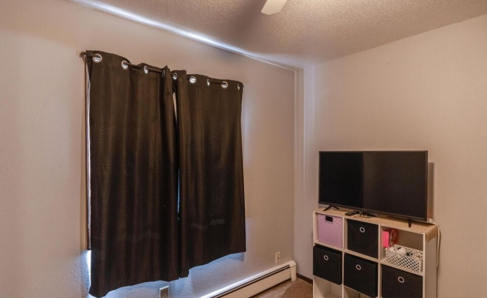 Building Photo - 333 W Ingals Ave