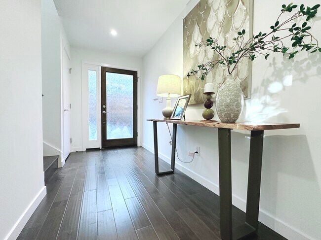 Building Photo - 1525 NW 60th St