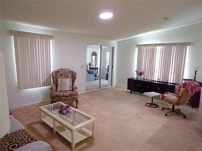 Building Photo - 1117 Paradise Dr