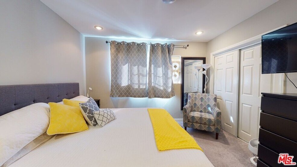 Building Photo - 1144 10th St