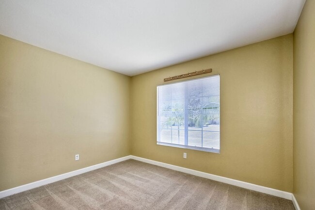 Building Photo - 1198 Sunbright Dr