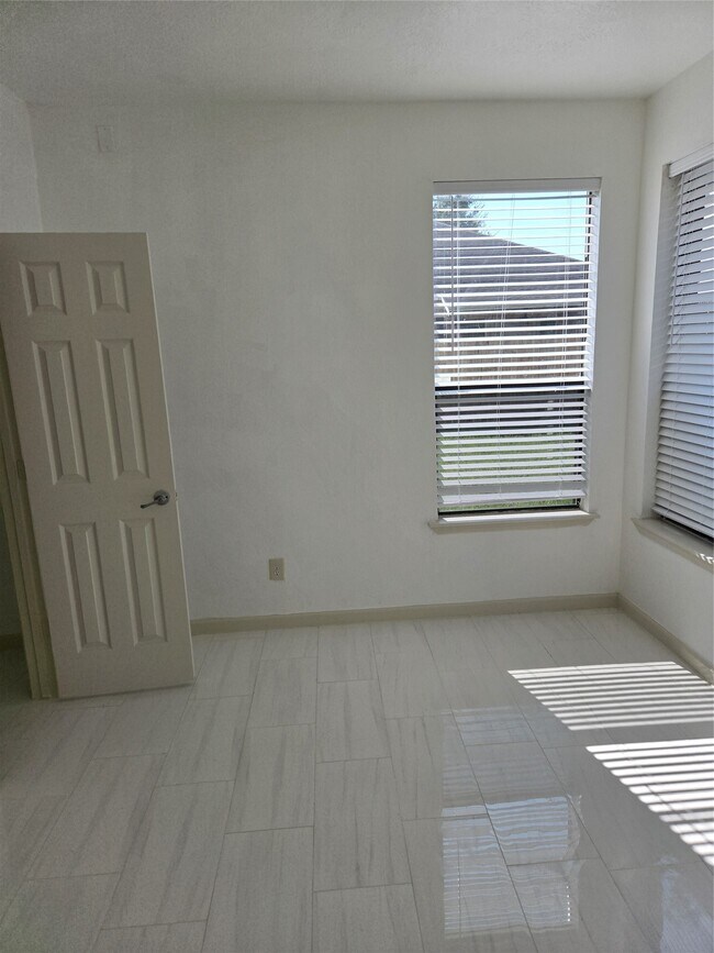 Building Photo - 16203 Dryberry Ct