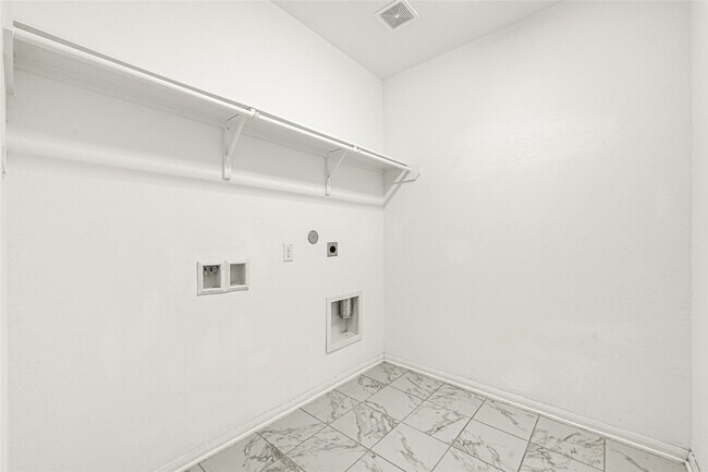 Building Photo - 13401 Emerald Mallard Dr